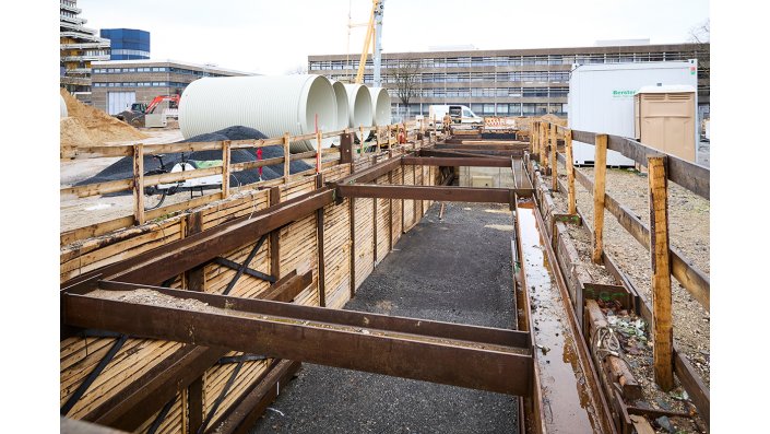 Riesige Rohre für Lösch- und Trinkwasser