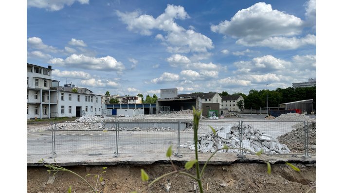 Erster Bauabschnitt: Abriss des Geländes von AWB, Feuerwehr etc.