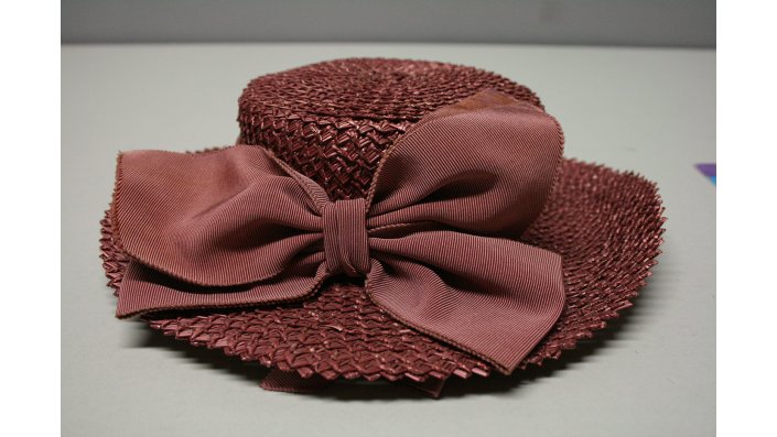 Frühe cellulosische Chemiefasern in der Damenmode an Beispielen aus der Sammlung des LVR-Industriemuseums. Eigenschaften, Einsatz und Identifizierungsmöglichkeiten.