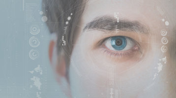 Ein Männer-Gesicht in Nah-Aufnahme, davor Zahlen und Symbole, die auf sein persönliches Profil hindeuten (Bild: iStock / Lizenz erworben) Ein Männer-Gesicht in Nah-Aufnahme, davor Zahlen und Symbole, die auf sein persönliches Profil hindeuten (Bild: iStock / Lizenz erworben)