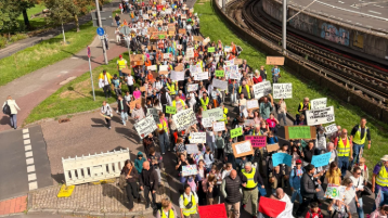 Wir folgen den inklusiven Spuren auf eine Demo!