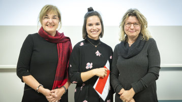 Petra Ladenburger, Lena Wansing, Julia Zinsmeister (v.l.r) (Bild: Heike Fischer) Petra Ladenburger, Lena Wansing, Julia Zinsmeister (v.l.r) (Bild: Heike Fischer)