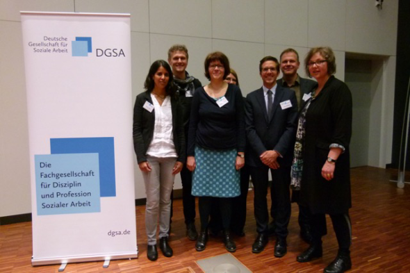 Deutsche Gesellschaft für Soziale Arbeit wählt Prof. Dr. Sonja Kubisch in den Vorstand Deutsche Gesellschaft für Soziale Arbeit wählt Prof. Dr. Sonja Kubisch in den Vorstand