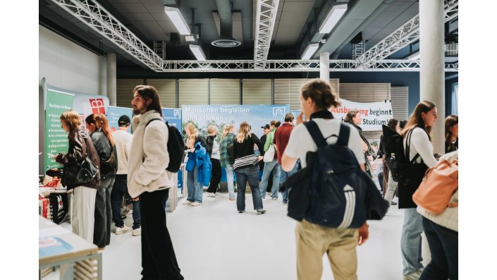 Menschen in der Bildungswerkstatt