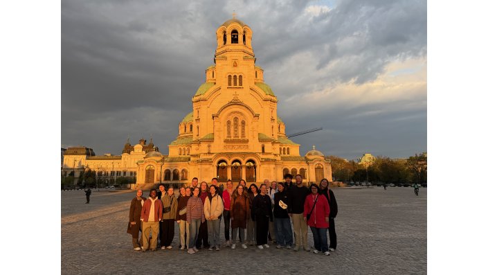 Vor der Alexander Newski Kathedrale Sofia