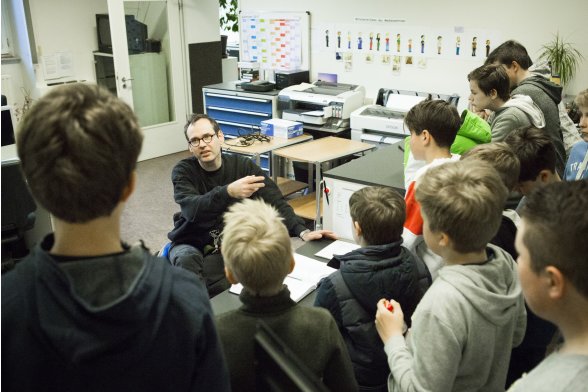 Teilnehmer des Boys´ Day 2017 auf Entdeckungstour durch die Fakultät für Angewandte Sozialwissenschaften