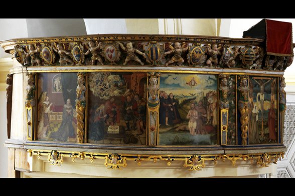 leben sowie dem Leben und der PassKanzel mit sechs bildlichen Szenen aus dem Marienion Christi, getrennt durch Pilaster mit geschnitzten Hermen