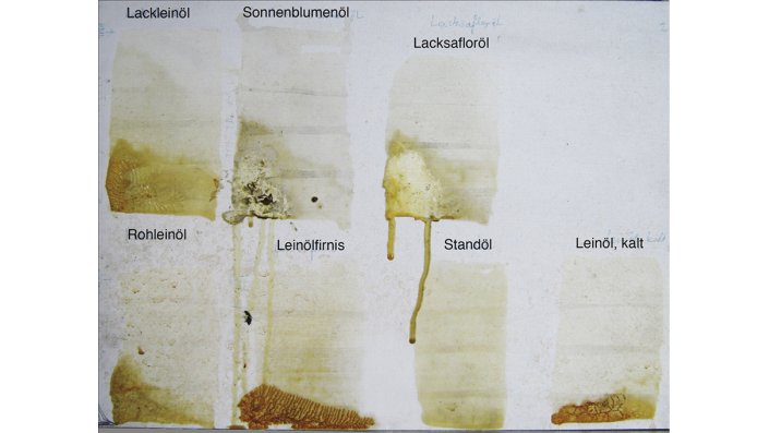 Probenplatte der Firma Schmincke mit 60 µm dicken Ölaufstrichen aus dem Jahr 2005