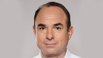 Dr. Peter Charissé