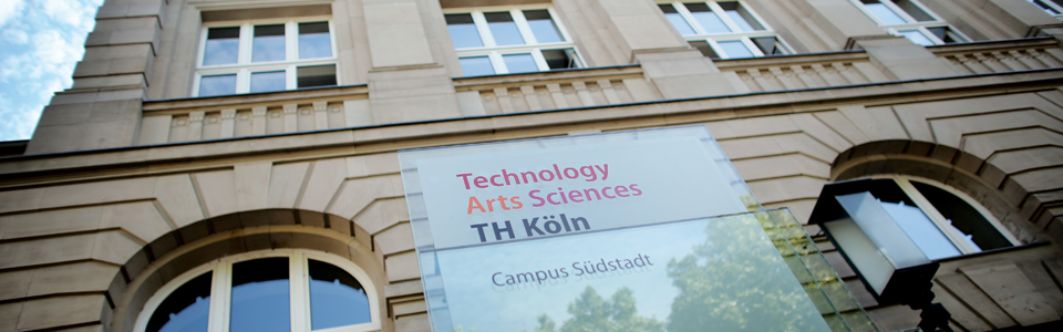 Das Hauptgebäude der Fachhochschule Köln (Bild: Costa Belibasakis/FH Köln)