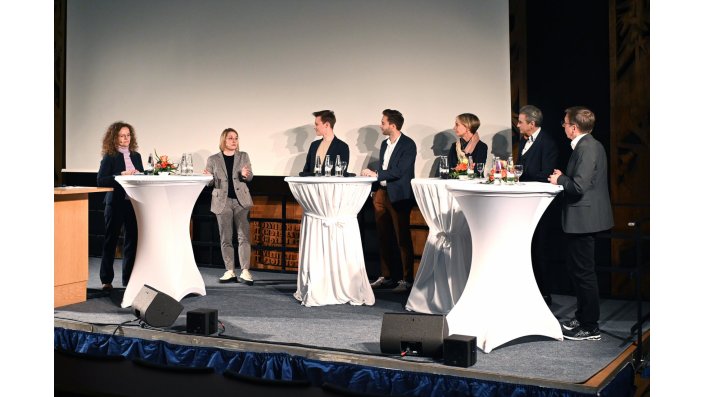 Podiumsdiskussion: Prof. Dr. Christine Arentz, Juliane Ressel, Jan Eric Lindner, Dennis Wrana, Prof. Dr. Sylvia Heuchemer, Uwe Schöpe, Prof. Dr. Rolf Arnold