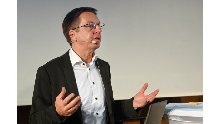 Prof. Dr. Rolf Arnold