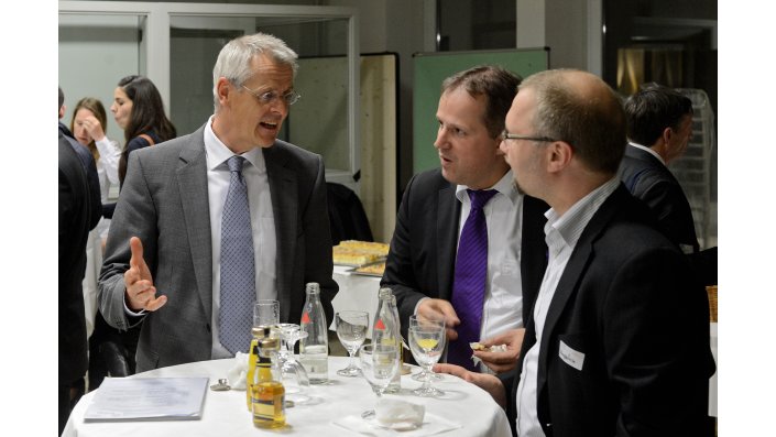 Networking beim Ausklang des Symposiums