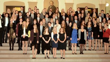 Die Absolventinnen und Absolventen des Jahres 2013 (Bild: IVW / FH Köln (Gerhard Richter))