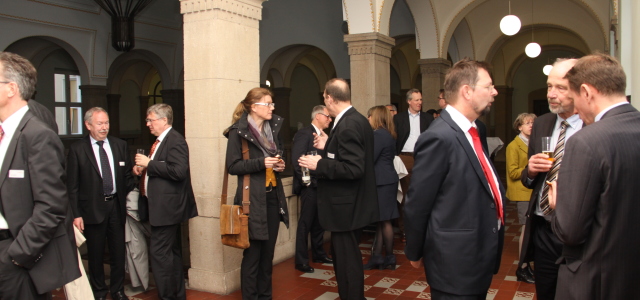 Get-Together im Anschluss des Diskussionsforums der Forschungsstelle Versicherungsrecht (Bild: IVW / FH Köln)