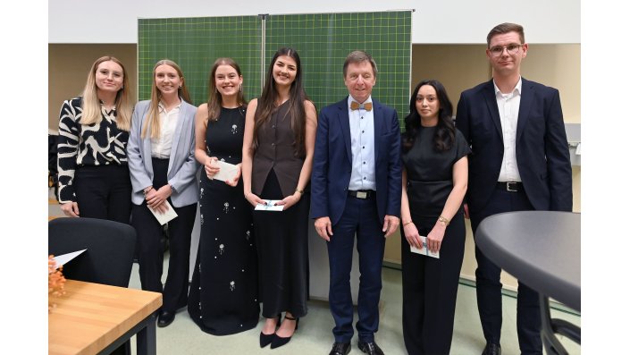 Ehemalige Fachschaftsmitglieder mit Prof. Dr. Rolf Arnold