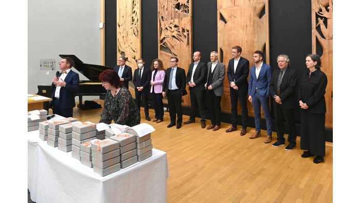 Professorinnen und Professoren und Brigitte Gibbels