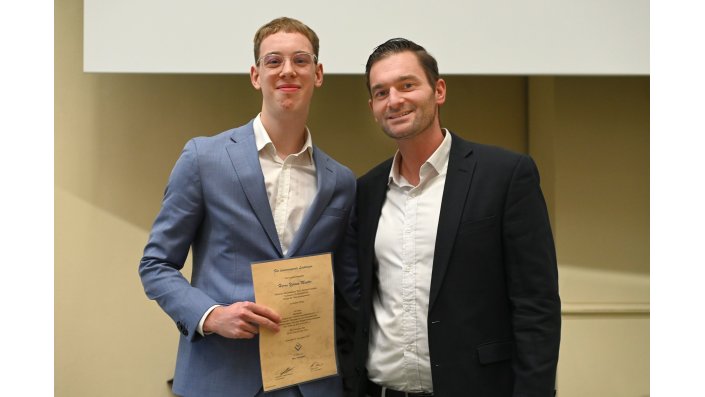 Jahrgangsbester Yoram Erik Meuter und Stefan Arens