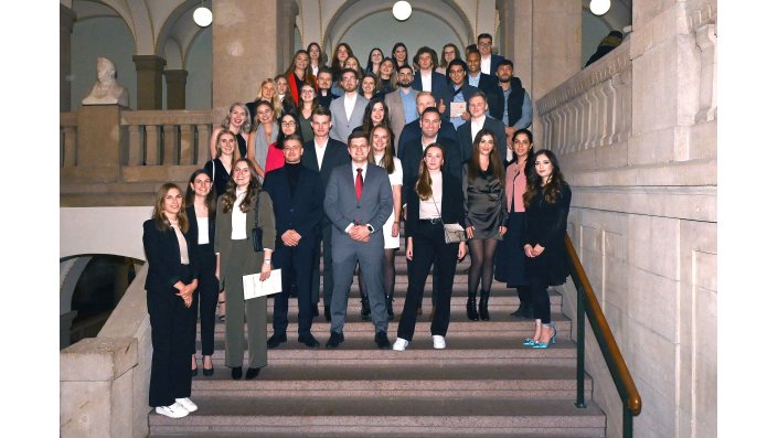 Bachelor Absolventinnen und Absolventen 2022