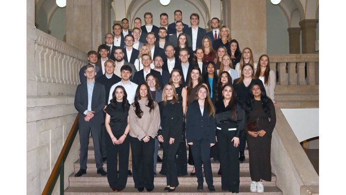 Absolventinnen und Absolventen Bachelor 2025