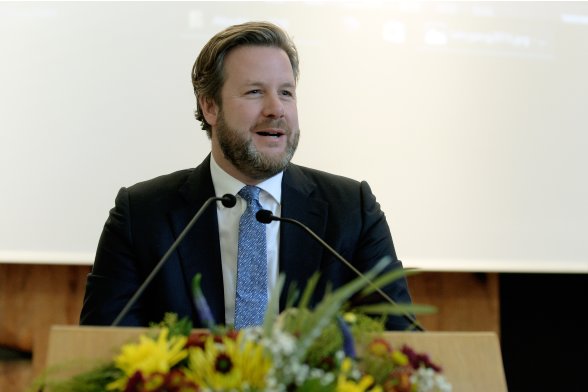 Festredner Oliver Schoeller, Mitglied des Vorstands und COO bei der Gothaer Versicherung