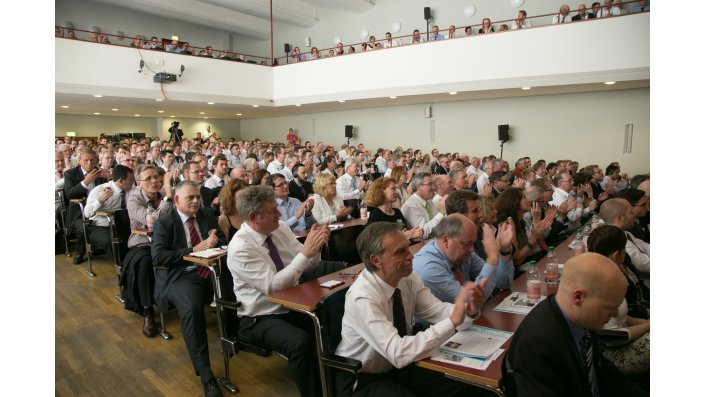 Blick auf das Auditorium (530 Teilnehmer)