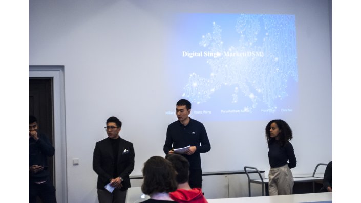 RMIT students present and debate the results of their research projects on the European Digital Single Market and the implications of a BREXIT on the European business environment