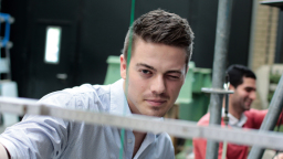 Ein Student der Vermessungstechnik (Image: Thilo Schmülgen/FH Köln)