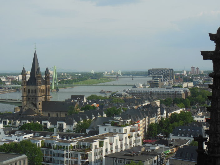 Blick vom Dach des Kölner Doms über die Altstadt