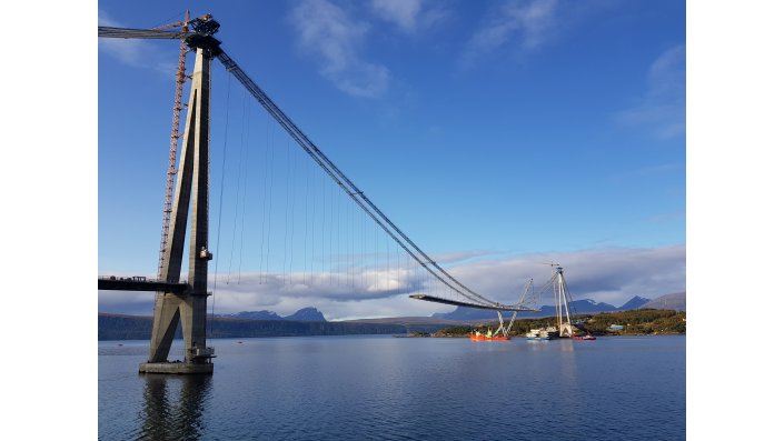 Eine Brücke in Norwegen während der Bauphase
