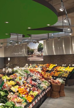 Gemüsetheke im Supermarkt