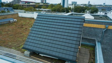 Abbildung 1. Testdach mit Solardachpfannen (Bild: Münzberg, paXos Consulting & Engineering GmbH & Co. KG)
