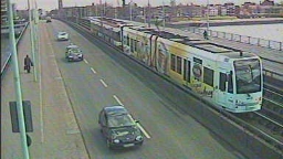 Blick auf die Rheinbrücke (Bild: D. Kaup, Vossloh Kiepe GmbH)