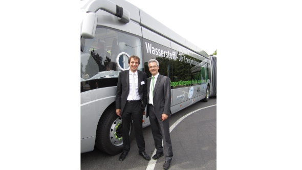 Offizielle Präsentation der Busse Offizielle Präsentation der Busse