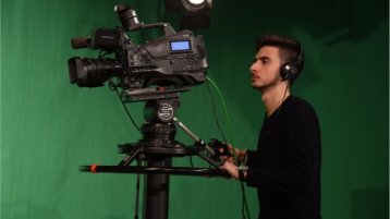 Videokamera im Studio (Bild: M. Schuff/TH Köln)