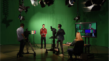 Aufzeichnung im Videostudio (Bild: M. Schuff/TH Köln)
