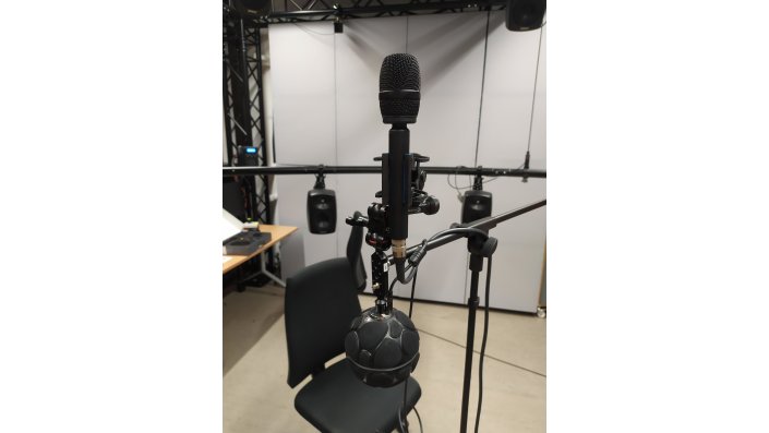 Prototypenaufbau einer räumlichen Mikrofonierung unter Verwendung von Vario-Armen