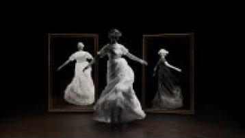 Gerenderte Szene mit einer Person in einem historisch anmutenden Kleid (Bild: Ilja Burzev - TH Köln)