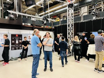 Diskussionen und Gespräche während der Postersession