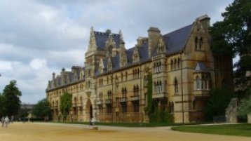 Blick auf das historische Gebäude der Oxford University (Bild: Simon Sleeking) Blick auf das historische Gebäude der Oxford University (Bild: Simon Sleeking)
