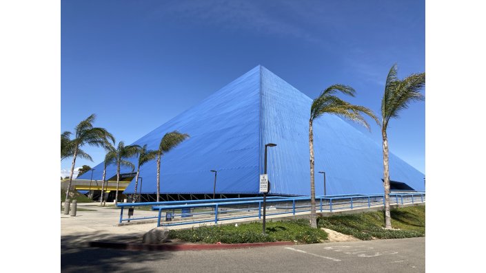 Walter Pyramid Sportarena on Campus