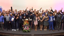 Gruppenfoto auf der Absolventenfeier 2016  (Bild: Schuff (TH-Köln))