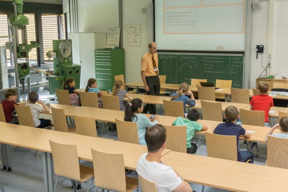 Begrüßung durch Prof. Bonnet