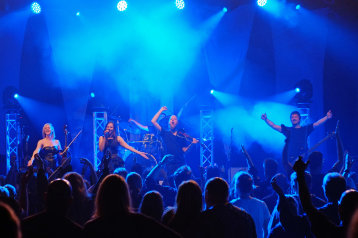 Gute Stimmung bei einem Konzert in der Halle 32 Gute Stimmung bei einem Konzert in der Halle 32