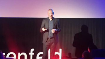 Prof. Bartz-Beielstein's TEDx talk (Bild: IDEA/TH Köln)