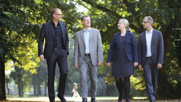 Prof. Dr. Jan Wilkens, Prof. Dr. Matthias Hochgürtel, Prof. Dr. Yvonne-Beatrice Böhler, Prof. Dr. Dirk Burdinski (Bild: Thilo Schmülgen/TH Köln) Prof. Dr. Jan Wilkens, Prof. Dr. Matthias Hochgürtel, Prof. Dr. Yvonne-Beatrice Böhler, Prof. Dr. Dirk Burdinski (Bild: Thilo Schmülgen/TH Köln)