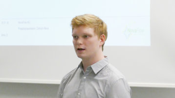 Moritz Anuschek, Student der Pharmazeutischen Chemie (Bild: Viola Gräfenstein/TH Köln)