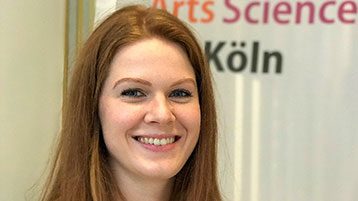 Vanessa Mundorf, Studierende des Masterstudiengangs Drug Discovery and Development (Bild: Viola Gräfenstein/TH Köln)