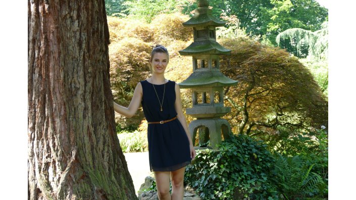 Jennifer Danz im Japanischen Garten in Leverkusen