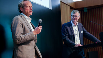Prof. Dr. Lars Ribbe und Prof. Dr. Klaus Becker, Vizepräsident für Forschung und Wissenstransfer der TH Köln (Bild: Michael Bause, TH Köln)